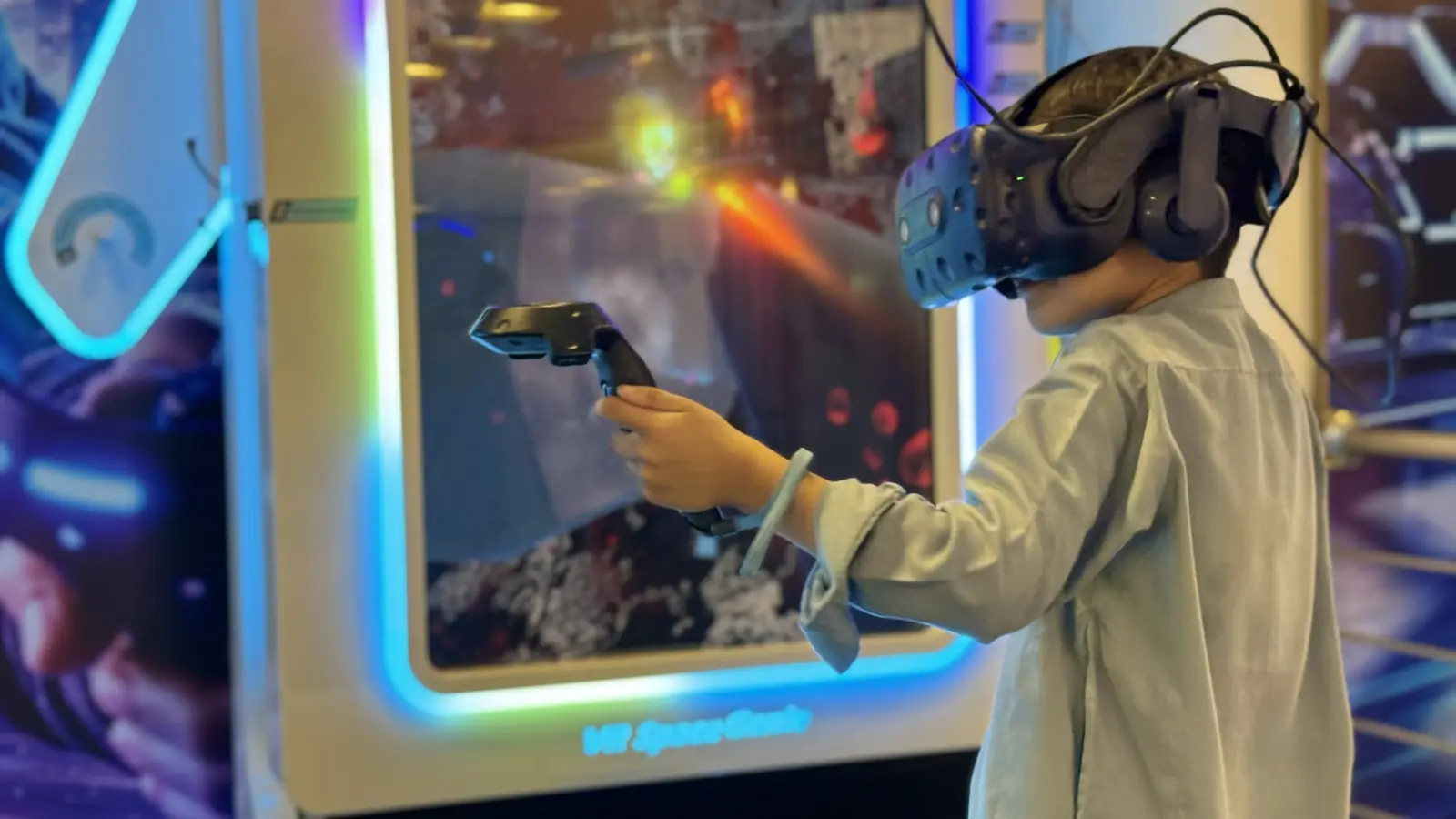 Child playing VR game at Funzania